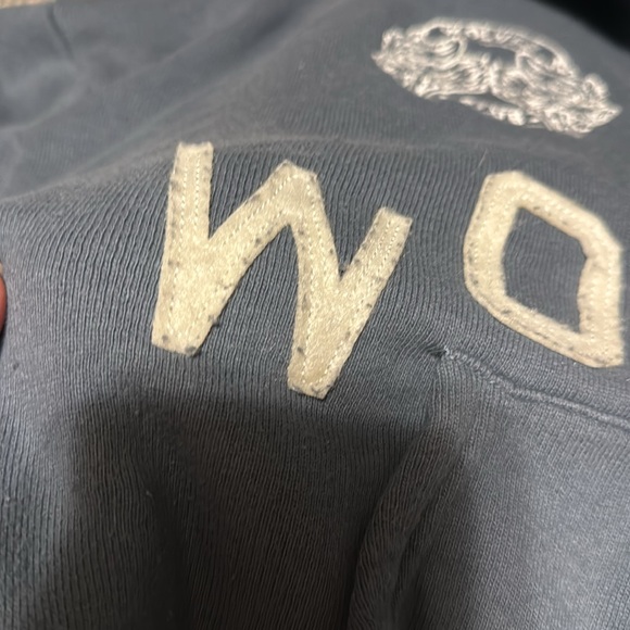 She wolves darc sports cropped zip up. Size small - Picture 4 of 4